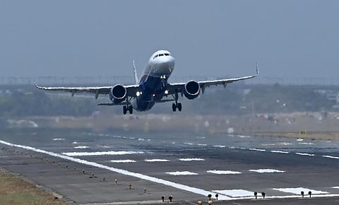 புலனாய்வு அதிகாரிகள் விமானத்தில் பயணிக்க டிஜிபி-க்கு அனுமதி அதிகாரம்