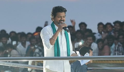 “விவசாயிகளின் வயிற்றில் அடித்து, நெல் கொள்முதலில் பல கோடி ரூபாய் கமிஷன்” - திருவாரூரில் விஜய் காட்டம்