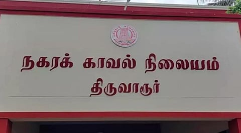 தம்பியின் 3 வயது மகள் உயிரிழந்த விரக்தியில் மருத்துவமனையை சேதப்படுத்திய திமுக நிர்வாகி கைது!