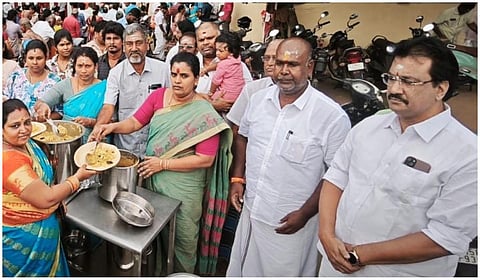 தேர்தலில் திமுகவுக்கும், தவெகவுக்குமே போட்டியென விஜய் அறியாமல் பேசுகிறார் - ஆர்பி. உதயகுமார்