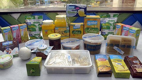 ஜிஎஸ்டி குறைப்புக்கு பின்னரும் ஆவின் பால் பொருட்கள் விலை குறைக்கப்படாதது ஏன்? - அன்புமணி