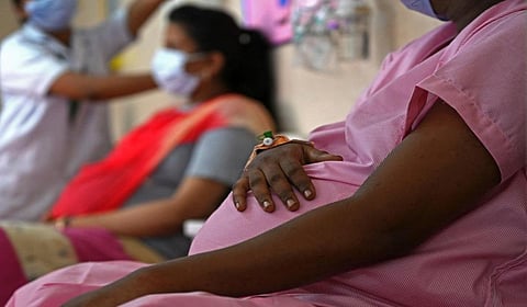 அறுவை சிகிச்சை மூலம் குழந்தை பெறுவதில் ஆந்திரா முதலிடம்