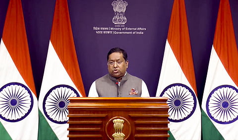 ஜனவரியில் இருந்து 2,417 இந்தியர்களை அமெரிக்கா நாடு கடத்தியதாக மத்திய அரசு தகவல்