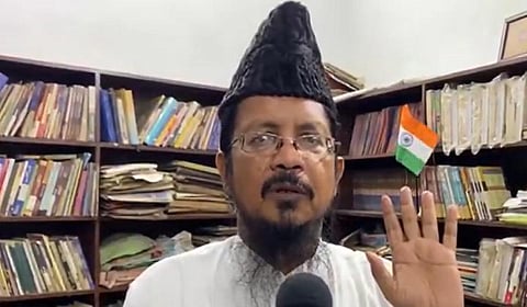 ‘ஐ லவ் முகமது’ சர்ச்சை தேவையில்லை: மவுலானா ஷகாபுதீன் வலியுறுத்தல் 