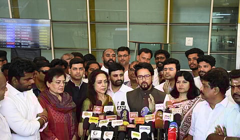 தேஜகூ எம்பிக்கள் குழுவுடன் விஜய் இணைந்து செயல்பட வேண்டும்: தமிழக பாஜக