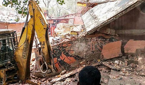 உ.பி.யில் முஸ்லிம் மதத் தலைவருக்கு தொடர்புடைய 8 ஆக்கிரமிப்பு வீடுகளை இடிக்க முடிவு