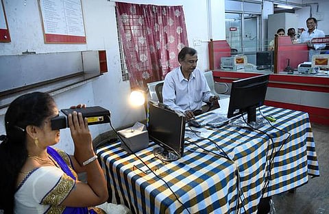 ஆதார் அட்டை அப்டேட் செய்வதற்கான சேவை கட்டணம் உயர்வு