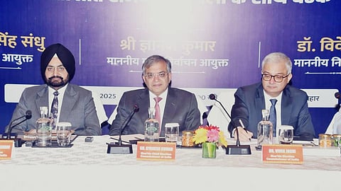 பிஹார் சட்டப்பேரவைத் தேர்தல் குறித்து கட்சி தலைவர்களுடன் தேர்தல் ஆணையர் ஆலோசனை