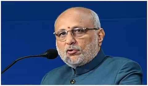 சி.பி.ராதாகிருஷ்ணன்.