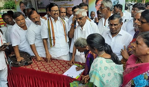 படம் - இரா.தினேஷ்குமார்