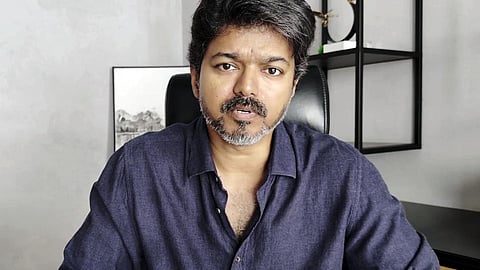 கரூர் செல்லும் விஜய்க்கு பாதுகாப்பு கேட்டு டிஜிபி அலுவலகத்தில் தவெகவினர் மனு