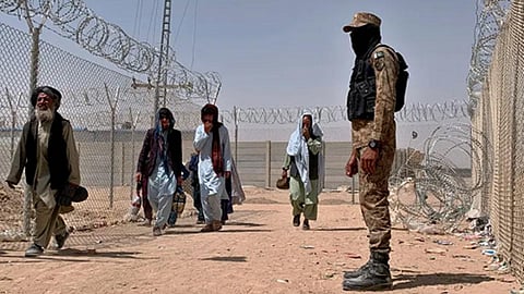 ஆப்கானிஸ்தானில் நடத்திய தாக்குதலுக்கு எல்லையில் தலிபான் படை பதிலடி: பாகிஸ்தான் வீரர்கள் 58 பேர் உயிரிழப்பு
