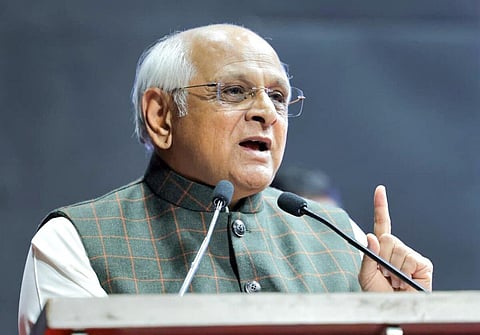 குஜராத்தில் முதல்வர் தவிர்த்த அனைத்து அமைச்சர்களும் ராஜினாமா - நாளை அமைச்சரவை விரிவாக்கம்