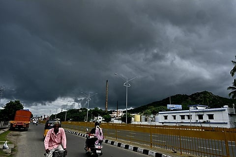 வானிலை முன்னறிவிப்பு: தமிழகத்தில் 9 மாவட்டங்களில் கனமழைக்கு வாய்ப்பு