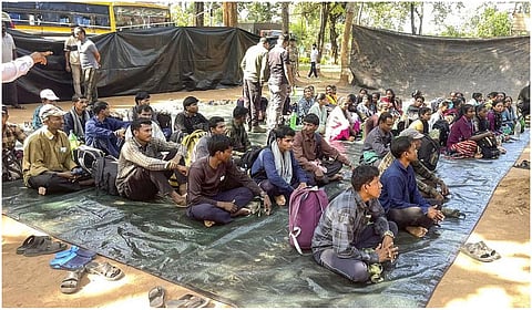 சத்தீஸ்கரில் 110 பெண்கள் உட்பட 210 நக்சலைட்டுகள் சரண்!