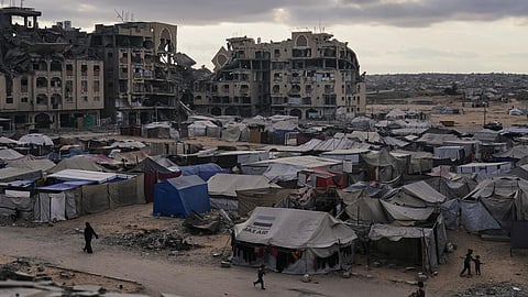 காசாவில் பேருந்து மீது இஸ்ரேல் ராணுவம் துப்பாக்கிச் சூடு: 9 பேர் உயிரிழப்பு