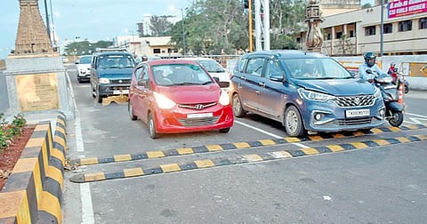 படம்:ஜெ.மனோகரன்