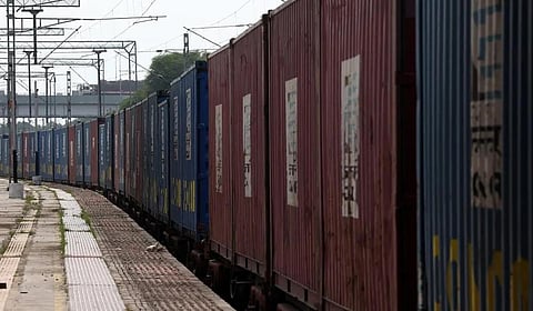 தெற்கு ரயில்வே 17 நாட்களில் 85 சரக்கு ரயில்களை இயக்கி சாதனை