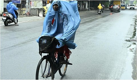 வானிலை முன்னெச்சரிக்கை: 8 மாவட்டங்களுக்கு ரெட் அலர்ட் - தமிழகத்தில் 3 நாட்கள் கனமழை