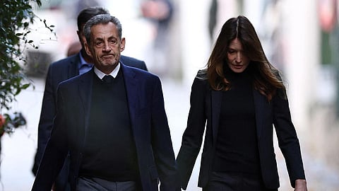 5 ஆண்டு தண்​டனை: சிறையில் அடைக்கப்பட்டார் பிரான்ஸ் முன்​னாள் அதிபர் நிக்​கோலஸ் சர்​கோசி
