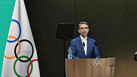 குளிர்கால ஒலிம்பிக் ஜோதியை ஏந்திச் செல்கிறார் அபிநவ் பிந்த்ரா