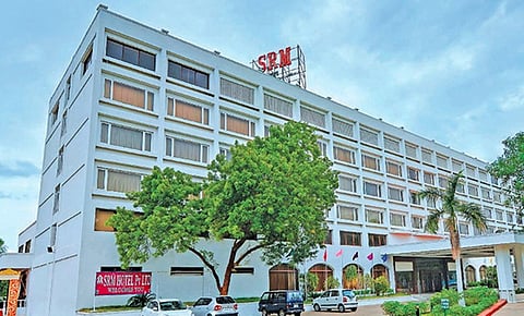 திருச்சி எஸ்ஆர்எம் குழும ஹோட்டலை கையகப்படுத்திய தமிழக சுற்றுலா துறை - 30 ஆண்டு குத்தகை நிறைவு