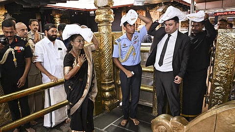 திரவுபதி முர்முவின் சபரிமலை வழிபாடு குறித்து காவல் துணை கண்காணிப்பாளர் சர்ச்சை பதிவு: பாஜக கண்டனம்