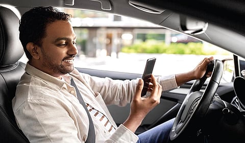 திறன்பேசிகளால் இழக்கும் திறன்கள்! | உள்ளங்கையில் ஒரு சிறை 03