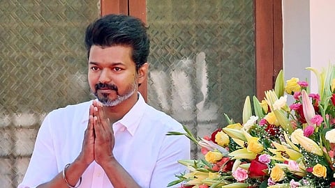 கரூர் நெரிசலில் உயிரிழந்த 41 பேர் குடும்பத்தினருடன் மாமல்லபுரம் தனியார் விடுதியில் விஜய் நாளை சந்திப்பு