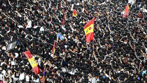 கரூரில் 41 பேர் உயிரிழந்த விவகாரத்தில் தவெக நிர்வாகிகள் மீது சிபிஐ வழக்கு பதிவு