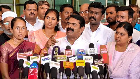 நெல் கொள்முதல் செய்யாமல் தெருவில் விட்டுவிடுவதே தமிழக அரசின் சாதனை: சீமான் கண்டனம்