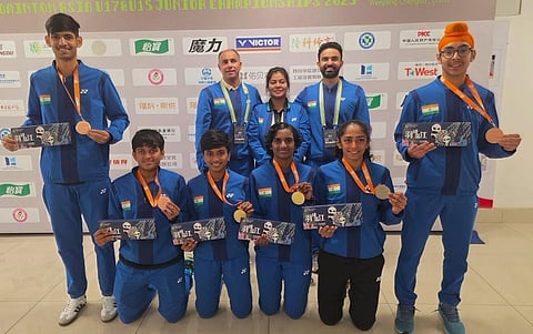 ஆசிய பாட்மிண்டன்: ஷைனா, தீக்சாவுக்கு தங்க பதக்கம்