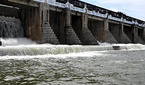 பூண்டி ஏரியிலிருந்து விநாடிக்கு 7,000 கனஅடி உபரிநீர் வெளியேற்றம்