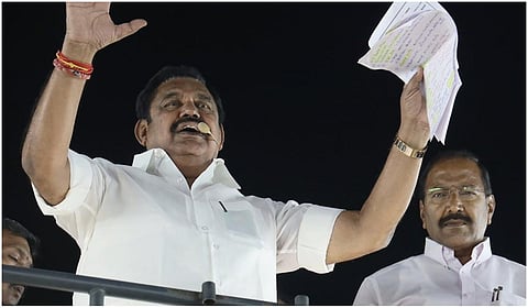 டெங்கு காய்ச்சலைக் கட்டுப்படுத்த போர்க்கால நடவடிக்கை: இபிஎஸ் வலியுறுத்தல்