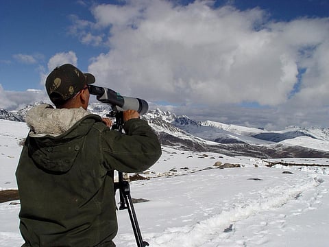 இந்தியா - சீனா எல்லையில் கடும் பனிப்பொழிவு