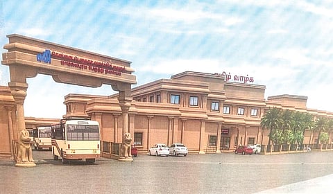 மாமல்லபுரத்தில் சென்னை-புதுச்சேரி செல்லும் ஈசிஆர் சாலையோரம் புதிதாக அமைக்கப்பட்டு வரும் பேருந்து நிலையத்தின் மாதிரி தோற்றம்.