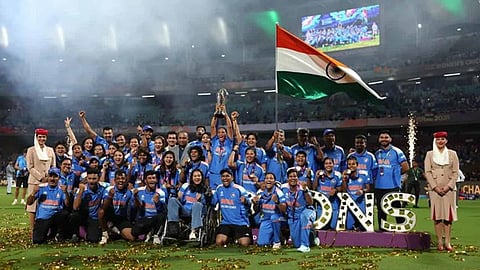 வைர நகைகள், சோலார் பேனல்: இந்திய மகளிர் அணியினருக்கு கோடிக் கணக்கில் பரிசுத் தொகை