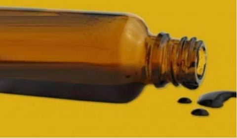 நிதி நிறுவனம் நடத்தியதால் நஷ்டம்: காங். மாநில பொதுச்செயலாளர் மனைவியுடன் தற்கொலை முயற்சி