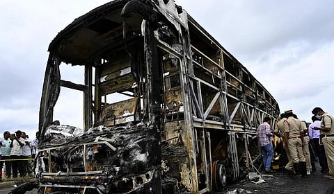 சொகுசுப் பேருந்து விபத்துகள் | சொல்... பொருள்... தெளிவு