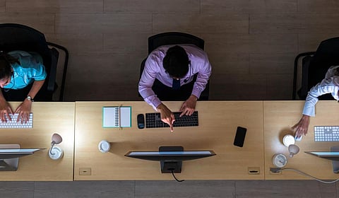 ஐடி துறையில் ஆள் குறைப்பு: ஆக்கபூர்வத் தீர்வுகள் அவசியம்