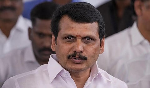 வேலை வாங்கித் தருவதாக கூறி பணமோசடி செய்ததாக வழக்கு: சிறப்பு நீதிமன்றத்தில் செந்தில் பாலாஜி ஆஜர்