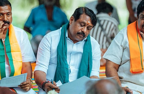 தமிழகத்துக்கு மன்னராட்சி தேவையில்லை: நயினார் நாகேந்திரன்