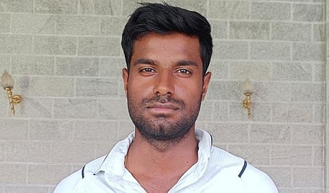 ஒரே ஓவரில் 6 சிக்சர்கள்; ரஞ்சி வரலாறு படைத்த மேகாலயா வீரர் ஆகாஷ் சவுத்ரி: 11 பந்துகளில் அரைசதம்!