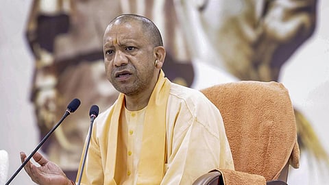 உ.பி.யில் பள்ளி, கல்லூரிகளில் ‘வந்தே மாதரம்’ கட்டாயம்: முதல்வர் யோகி ஆதித்யநாத் உத்தரவு