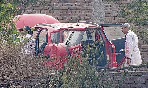 அல் பலா கல்லூரியில் இருந்த காரை கைப்பற்றி விசாரணை