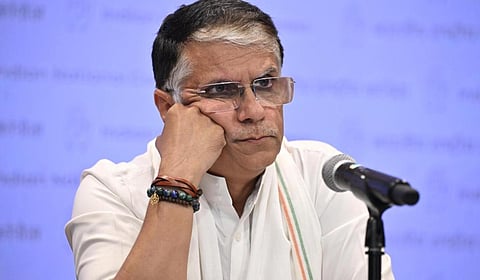 ‘தலைமை தேர்தல் ஆணையருக்கும், பிஹார் மக்களுக்குமான நேரடிப் போட்டி’ - பவன் கேரா விமர்சனம்