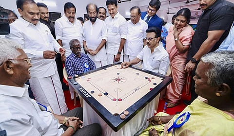 முதியோர் நலம் பாராட்டும் ‘அன்புச்சோலை’!