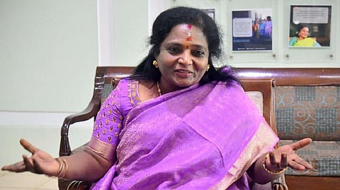 காங்கிரஸுடன் இருந்தால் உங்களையும் மூழ்கடித்து விடுவார்கள் - ஸ்டாலினுக்கு தமிழிசை அட்வைஸ்