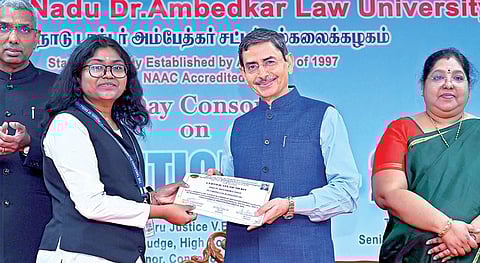 நீதித் துறையில் சீர்திருத்தம் அவசியம்: அரசியலமைப்பு தின விழாவில் ஆளுநர் ஆர்.என்.ரவி கருத்து