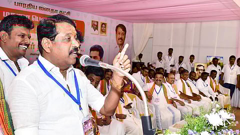 உழவர்களை கண்டுகொள்ளாது ‘உதய’ விழா நடத்தும் அரசு: நயினார் நாகேந்திரன் விமர்சனம் 